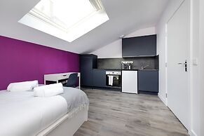 JOIVY Deluxe Studio near The Meadows