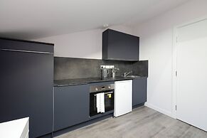 JOIVY Deluxe Studio near The Meadows