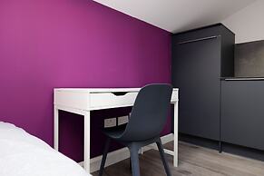 JOIVY Deluxe Studio near The Meadows