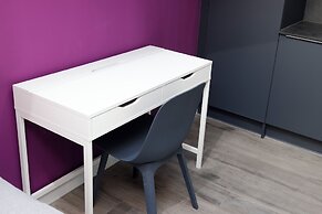 JOIVY Deluxe Studio near The Meadows