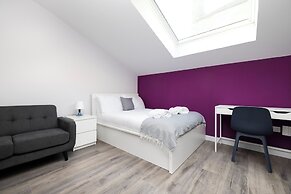 JOIVY Deluxe Studio near The Meadows