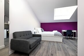 JOIVY Deluxe Studio near The Meadows