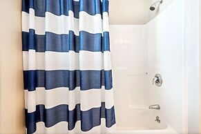 Captains Cottage Sleeps 6!