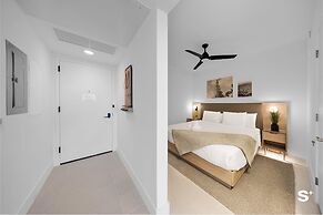 Chic Downtown Retreat 1BR Apartment