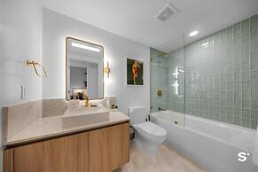 Chic Downtown Retreat 1BR Apartment