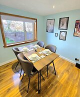 Quirky 2-Bed with Free Parking