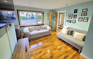 Quirky 2-Bed with Free Parking