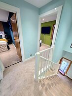 Quirky 2-Bed with Free Parking