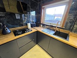 Quirky 2-Bed with Free Parking