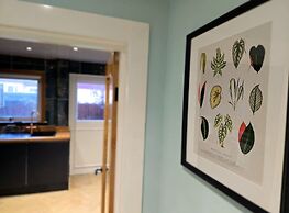 Quirky 2-Bed with Free Parking