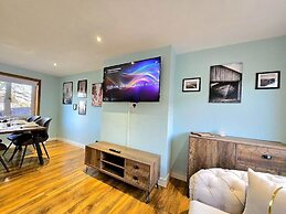 Quirky 2-Bed with Free Parking