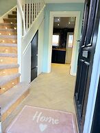 Quirky 2-Bed with Free Parking