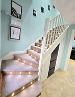 Quirky 2-Bed with Free Parking