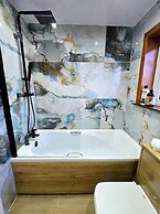 Quirky 2-Bed with Free Parking