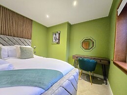 Quirky 2-Bed with Free Parking