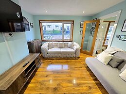 Quirky 2-Bed with Free Parking