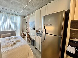 Setai Yacht Comfort II - By Almare Flats