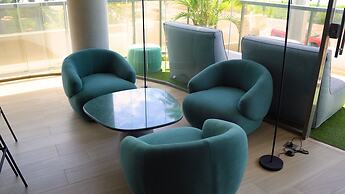 Setai Yacht Comfort II - By Almare Flats