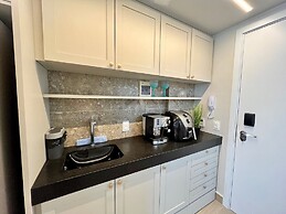 Setai Yacht Comfort II - By Almare Flats