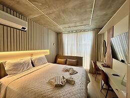 Setai Yacht Comfort II - By Almare Flats