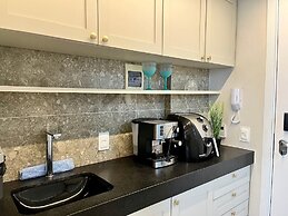 Setai Yacht Comfort II - By Almare Flats