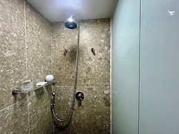 Setai Yacht Comfort II - By Almare Flats