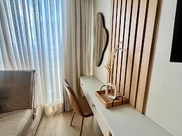 Setai Yacht Comfort II - By Almare Flats