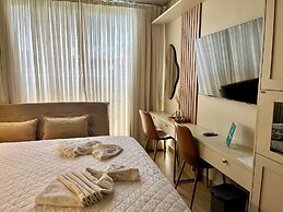 Setai Yacht Comfort II - By Almare Flats