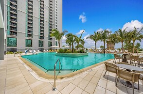 Skyline Escape Sleek 1BR with DTW Charm