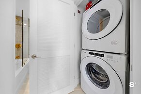 Skyline Escape Sleek 1BR with DTW Charm