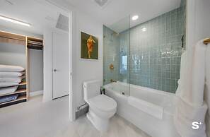 Skyline Escape Sleek 1BR with DTW Charm