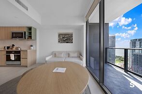 Skyline Escape Sleek 1BR with DTW Charm