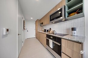 Skyline Escape Sleek 1BR with DTW Charm