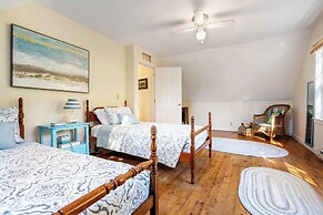 Nanas Hideaway 2 BDR Charmer!