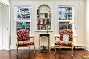 Nanas Hideaway 2 BDR Charmer!