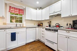 Nanas Hideaway 2 BDR Charmer!