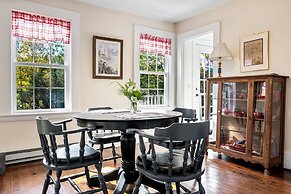 Nanas Hideaway 2 BDR Charmer!