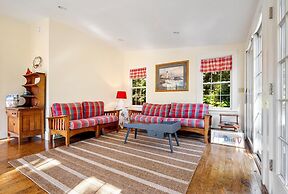 Nanas Hideaway 2 BDR Charmer!