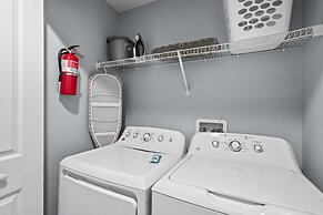 Spacious 4BR Townhome With Pool at Storey Lake