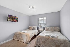 Spacious 4BR Townhome With Pool at Storey Lake