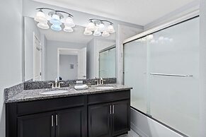 Spacious 4BR Townhome With Pool at Storey Lake