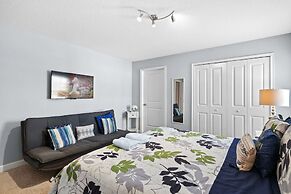 Spacious 4BR Townhome With Pool at Storey Lake