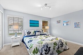 Spacious 4BR Townhome With Pool at Storey Lake