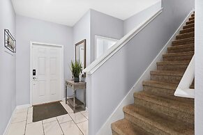 Spacious 4BR Townhome With Pool at Storey Lake