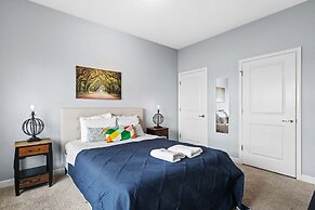 Spacious 4BR Townhome With Pool at Storey Lake