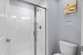 Spacious 4BR Townhome With Pool at Storey Lake