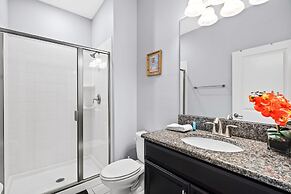 Spacious 4BR Townhome With Pool at Storey Lake