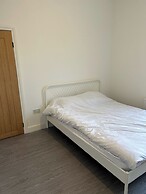 Cardiff City Apartment - Modern & Cozy