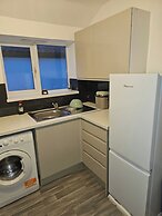 Cardiff City Apartment - Modern & Cozy