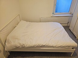 Cardiff City Apartment - Modern & Cozy